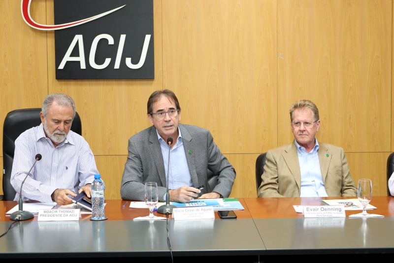 Lançamento ocorreu na reunião semanal da ACIJ, em Joinville. Foto: André Kopsch