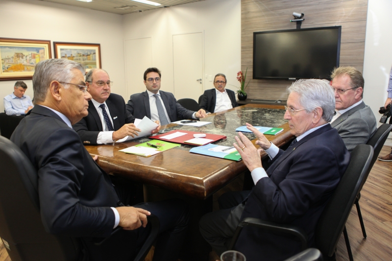 Encaminhamento foi definido na manhã desta quarta-feira (2) em reunião no gabinete do governador Eduardo Pinho Moreira (foto: Filipe Scotti)