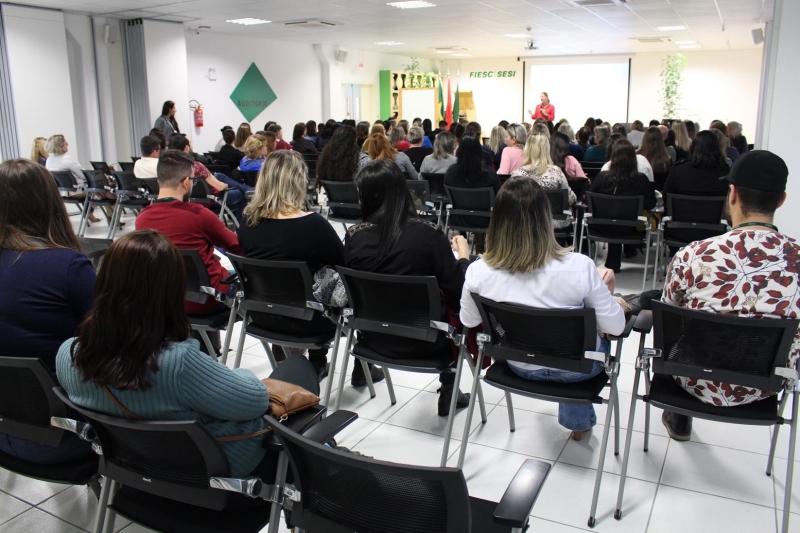 Mais de 150 educadores participaram do evento realizado no SESI Escola. Foto: Debora Claudio 