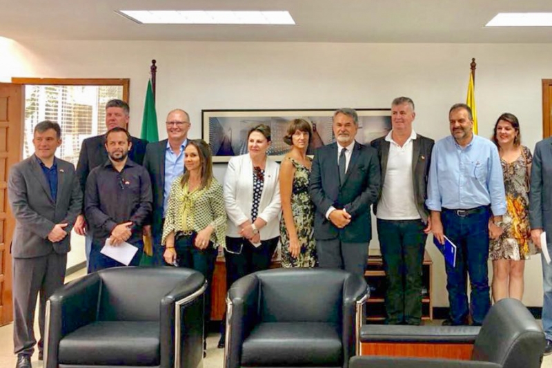 Grupo participou de reunião na Embaixada do Brasil no Panamá