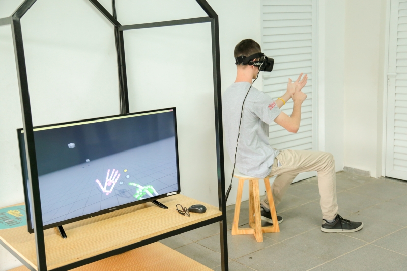 Óculos de realidade virtual. (Foto: Rodrigo Parucker/Grazieli Scottini)