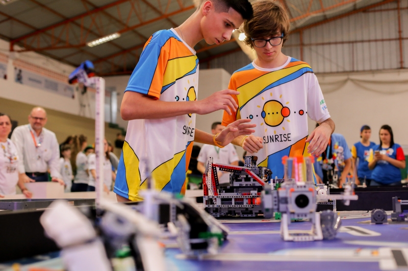 Catarinenses ajustam últimos detalhes para competir no maior Festival de Robótica do Brasil