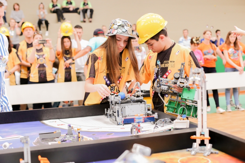 Currículo das escolas do SESI já inclui o ensino da robótica, que é um dos recursos que serão difundidos nos próximos anos. Foto: Rodrigo Parucker