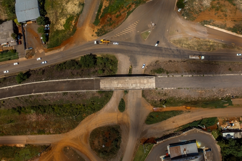 Viaduto abandonado no acesso ao município de São José do Cedro e Princesa. Foto: Ivan Ansolin