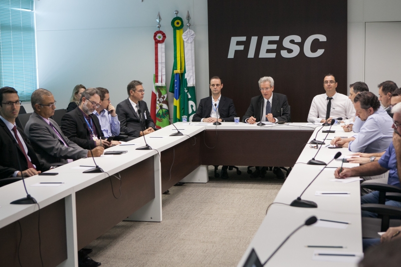 Reunião contou com a participação dos presidentes da Celesc e da SC Gás. Foto: Filipe Scotti