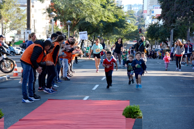 Crianças participaram da Maratoninha (foto: Lisiane Kerbes)