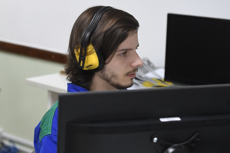 Jogos online inspiraram catarinense a ser um programador de sucesso 