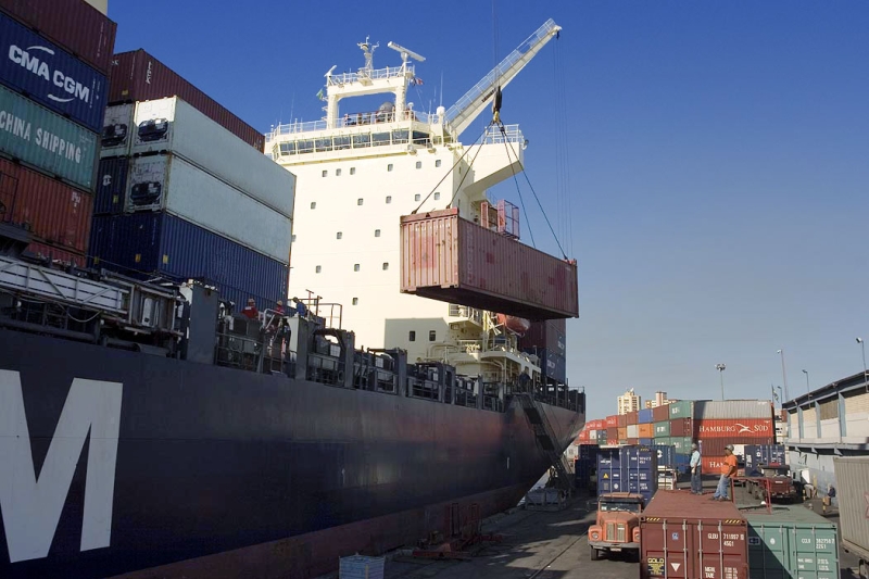 Exportações de outubro têm queda de 9,7%