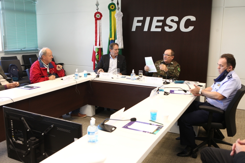 Em reunião com o setor de defesa, FIESC defende reindustrialização