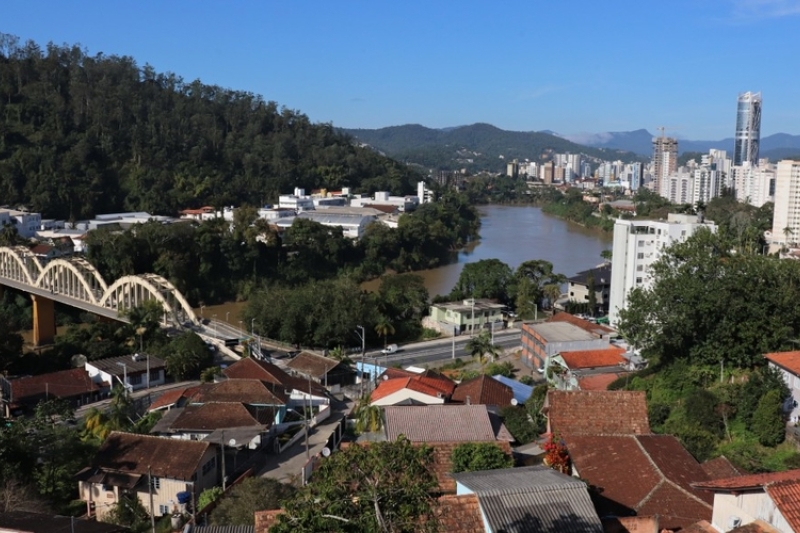 Câmara aprova lei que delega aos municípios regras de proteção de rios em área urbana