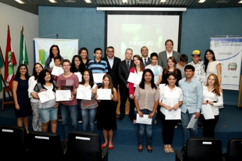 Jovens de Joinville concluíram primeira etapa do programa Novos Caminhos. Foto: Peninha Machado