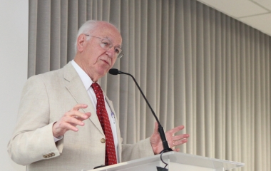 Na FIESC, José Pastore aborda educação como estratégia competitiva