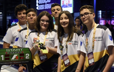 Inspirados na Fórmula 1, estudantes desenvolvem protótipos de carros de corrida