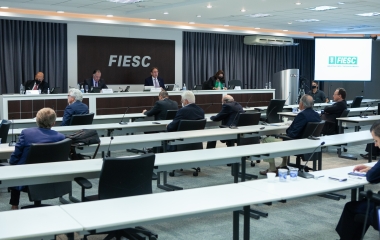 Indústria de SC lidera geração de empregos em 2020
