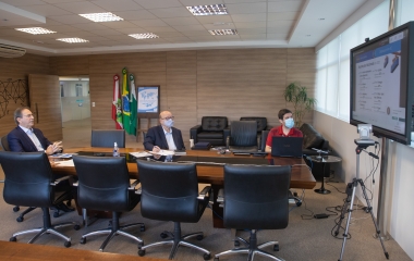 Em reunião com portos de SC e da Espanha, FIESC destaca oportunidades