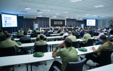 FIESC aborda infraestrutura e inovação com alunos da Escola Superior de Guerra