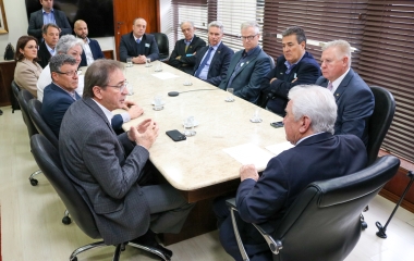 Na ALESC, COFEM dialoga sobre veto ao fim do voto de minerva no TAT