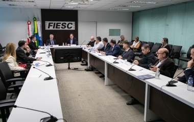 COFEM debate reforma tributária, infraestrutura e lei dos caminhoneiros