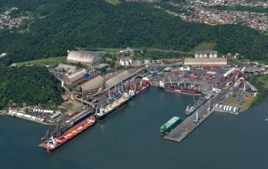 Portos de São Francisco do Sul e Itapoá recebem habilitação para navios maiores