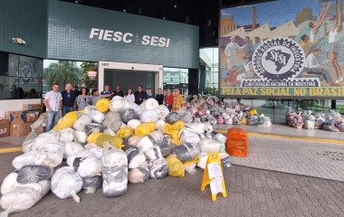 Caminhão com donativos para vítimas de enchente é enviado ao Rio Grande do Sul