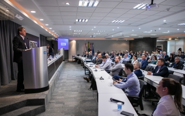FIESC discute com sindicatos filiados estratégias para a defesa da indústria