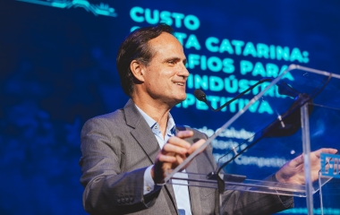 Qualificar profissionais e pagar tributos lideram impacto na competitividade