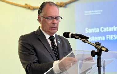 Seleme apresenta força da indústria de SC a membros da maçonaria