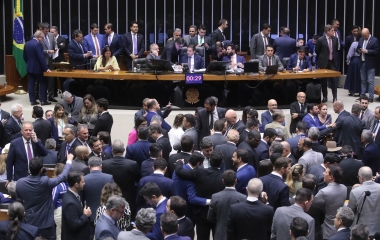 Aumento no número de deputados é novo mau exemplo, diz FIESC