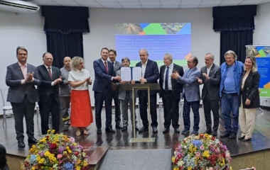BNDES anuncia R$ 3,3 bi em investimentos para indústria, logística e energia em SC