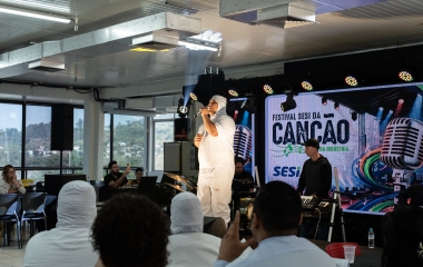 Quem será o melhor trabalhador-cantor da indústria de Santa Catarina?