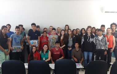 Jovens que participam das capacitações promovidas pelo IEL/SC. Foto: Divulgação