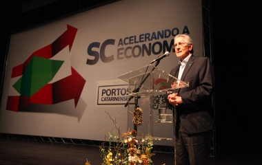 O incentivo a navegação de cabotagem e o aumento no número de fiscais sanitários foram algumas das principais reivindicações feitas pelo presidente da FIESC, Glauco José Côrte. (Foto: Filipe Scotti)