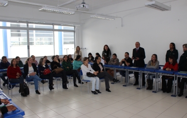 Vice-presidente da FIESC no Litoral Sul, Michel Miguel, iniciou as atividades com os jovens (Foto: Fabiano Bordignon)