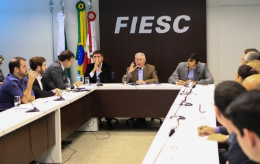 Côrte recebeu integrantes da CNI e do MDIC, na FIESC, nesta terça-feira (4) (foto: Filipe Scotti)
