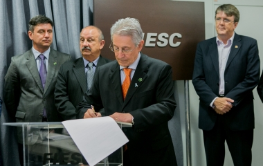 Assinatura foi realizada na reunião de diretoria da FIESC. Foto: Fernando Willadino