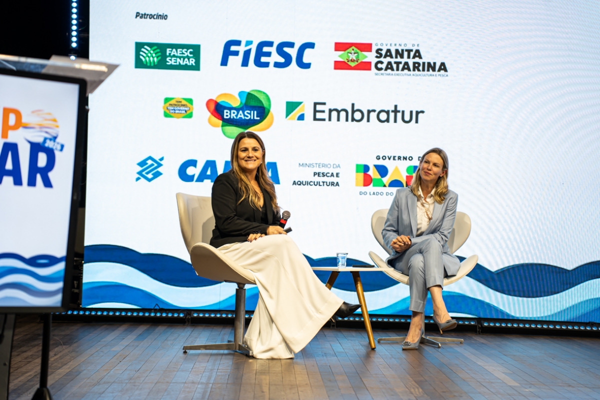 CEO da JBS Biotech, Fernanda Berti, apresentou tendências relacionadas à aplicação da biotecnologia na indústria de alimentos. (foto: Nicolle Andrews)