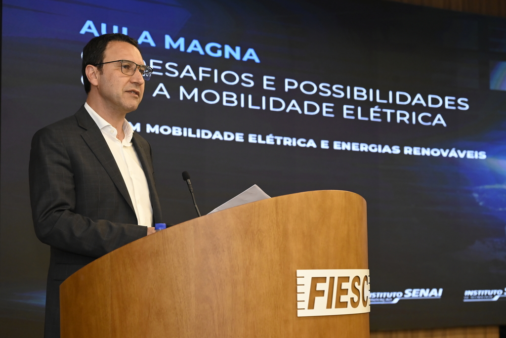 Fabrizio Machado Pereira, do SENAI/SC: “veículos a combustão começam a se adaptar aos elétricos” (foto: Fabrício de Almeida e Silva)