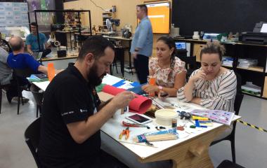 Formação é realizada no Espaço de Educação Maker, em Blumenau. Foto: Divulgação/SESI