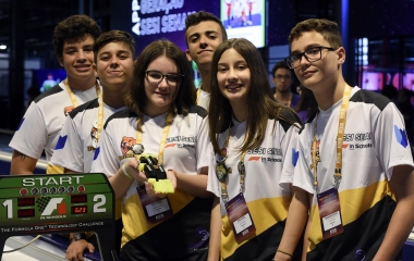 Inspirados na Fórmula 1, estudantes desenvolvem protótipos de carros de corrida