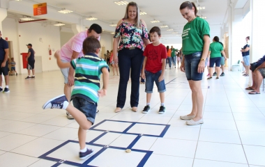 Oficinas, demonstrações de robótica e atividades culturais estão na programação do Dia da Família na Escola
