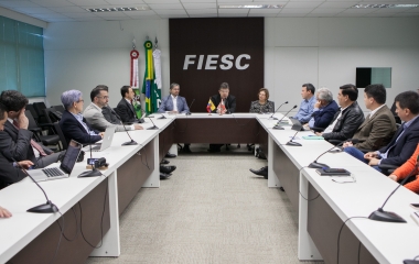 Comitiva do Equador visita SC em busca de parcerias em educação e tecnologia