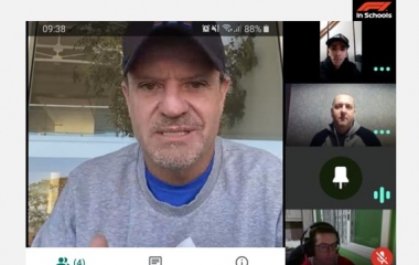 Alunos da rede SESI SENAI participam de bate-papo virtual com Rubens Barrichello