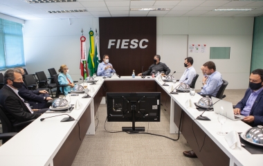 FIESC debate desenvolvimento com prefeituras da Capital e de Balneário Camboriú