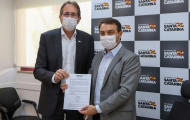 Fundo Empresarial doa R$ 1,2 mi em equipamentos para SC enfrentar a Covid-19