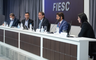 Economia que não se internacionaliza carece de produtividade e competitividade, diz Lucas Ferraz