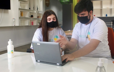 Estudante do SESI e SENAI de SC propõe sistema para bulas em áudio para cegos