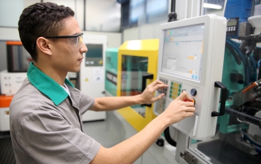 SENAI tem 5,9 mil vagas em cursos técnicos; veja como se inscrever