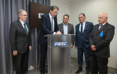 FIESC e Secretaria da Agricultura selam parceria para o setor florestal em SC 