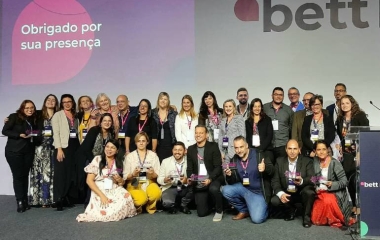 Prêmio Professor Transformador reconhece docente da Escola S 