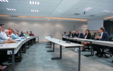 Empregadores e trabalhadores iniciam negociação do piso regional